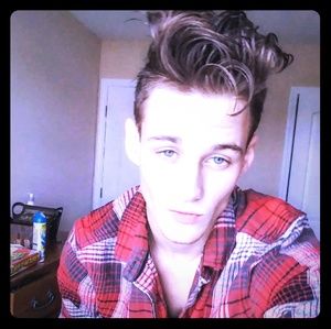 Meet your Posher, Pierce